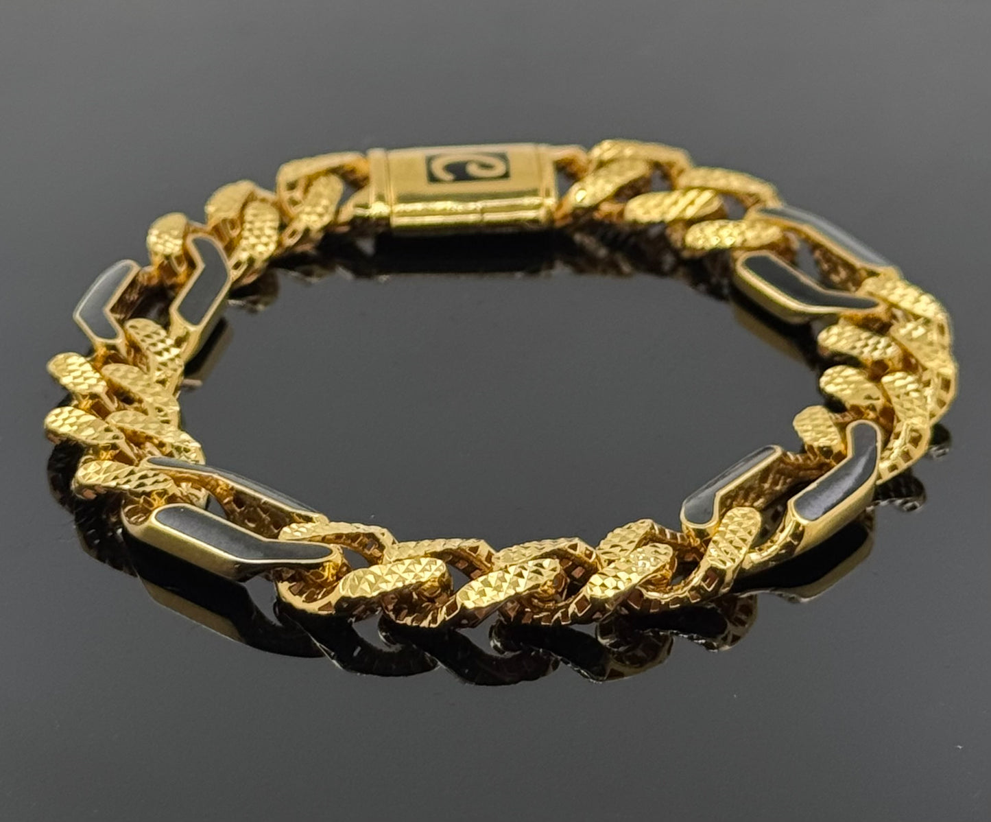 22k Solid Gold Ladies Simple Bracelet GB56