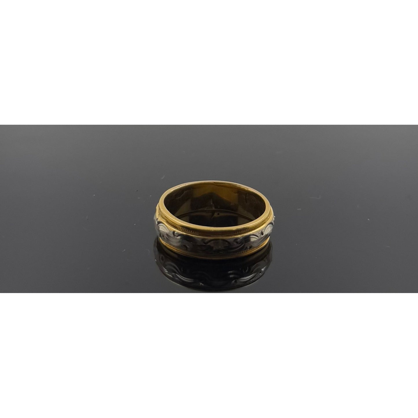 18k Solid Gold Ladies Simple Ring GR1121