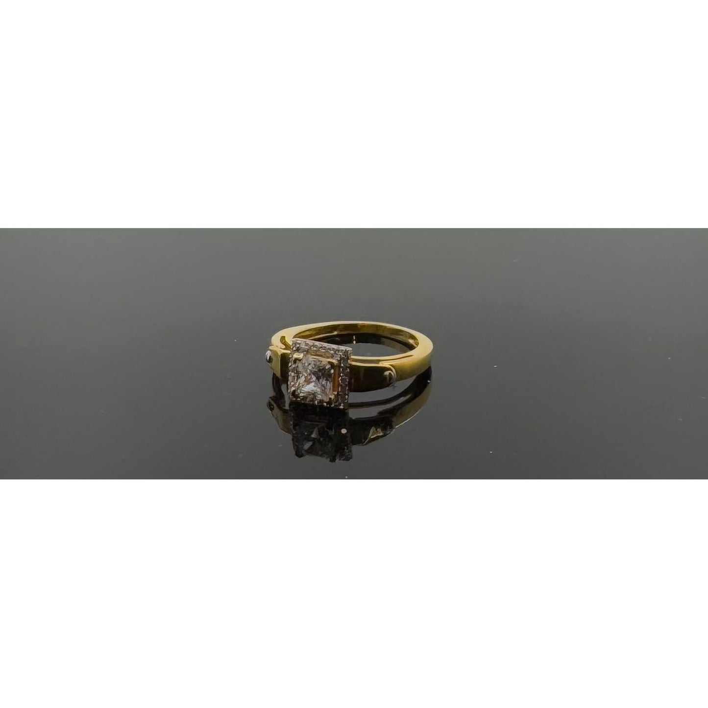 22k Solid Gold Ladies Simple Ring GR1138