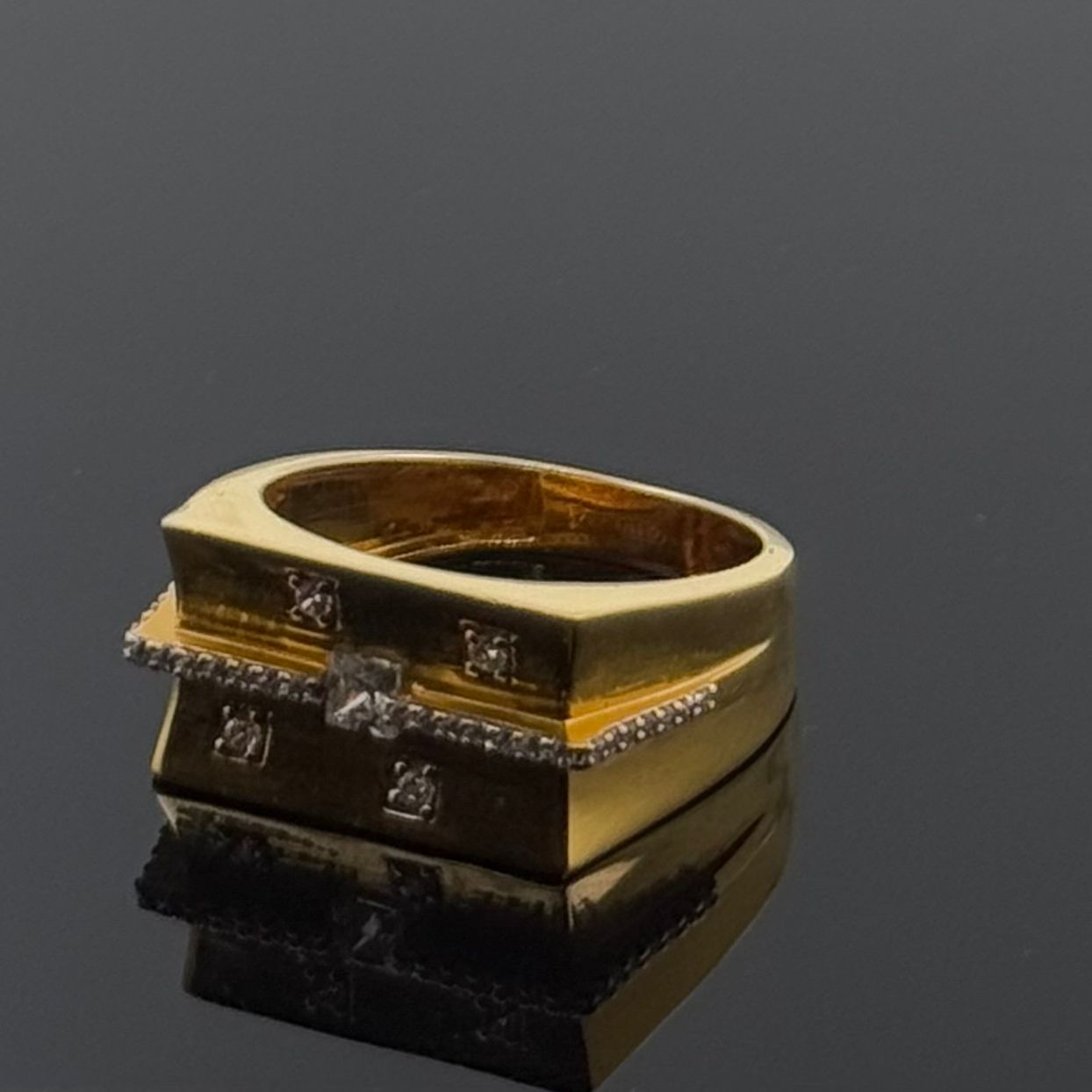 22k Elegant Men Designer Ring with Stones gr1268