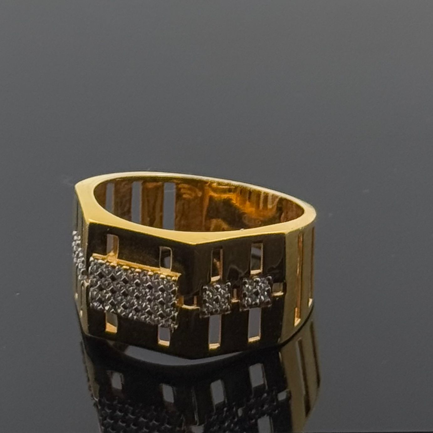 22k Elegant Men Designer Ring with Stones gr1274