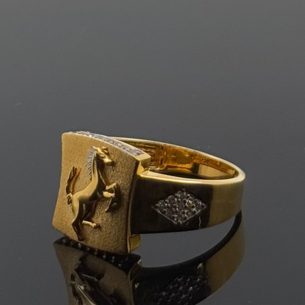22k Elegant Men Horse Designer Ring gr1295