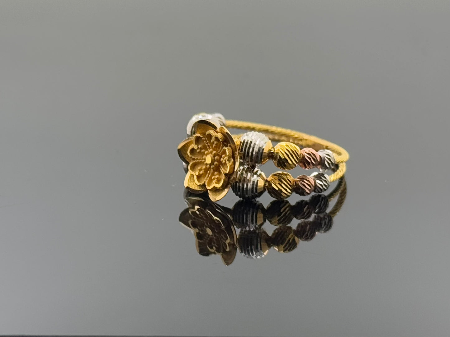 22k Solid Gold Ladies Simple Ring GR1402