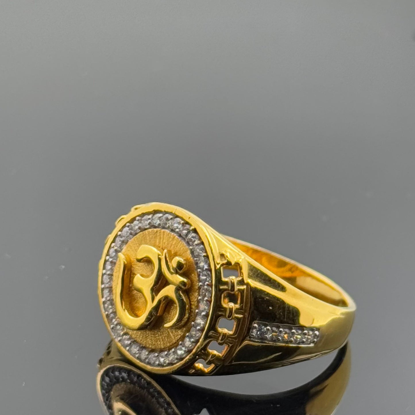 22k Elegant Men Hindu OM Ring gr1438