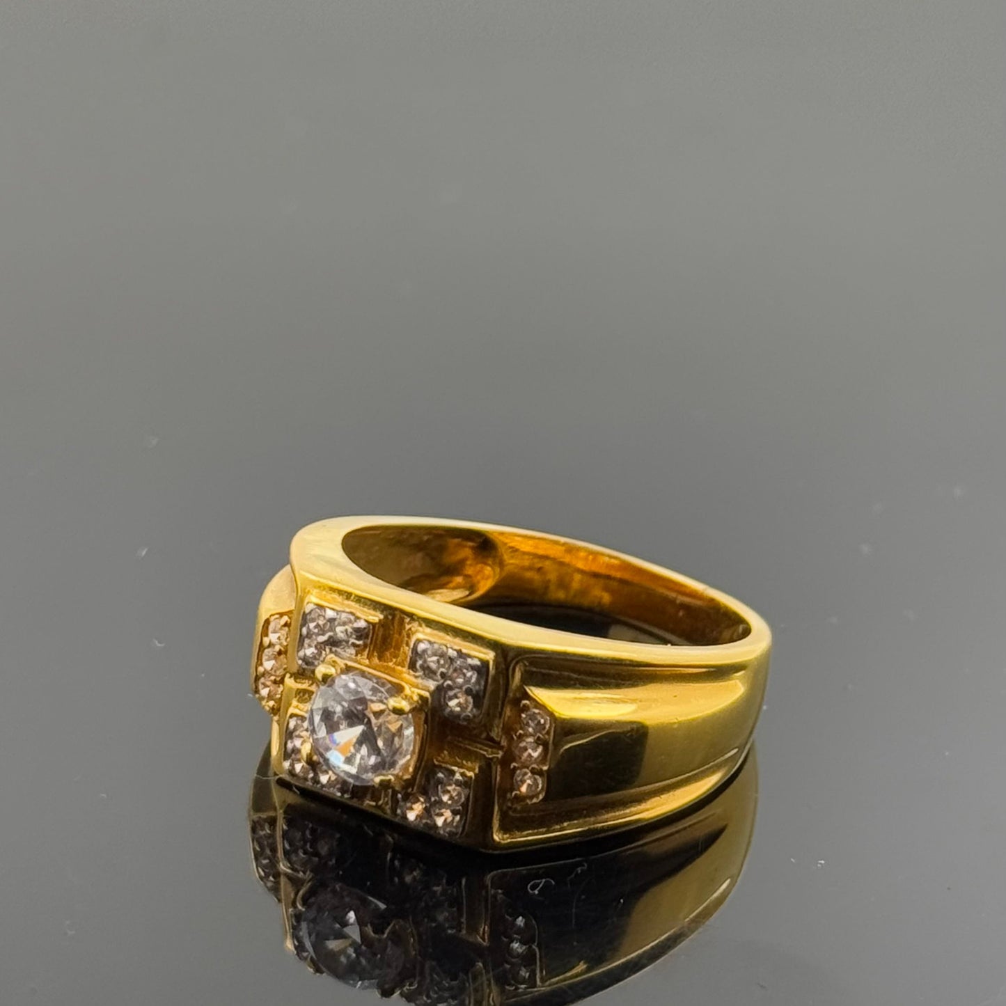 22k Elegant Men Designer Ring with Stones gr1453