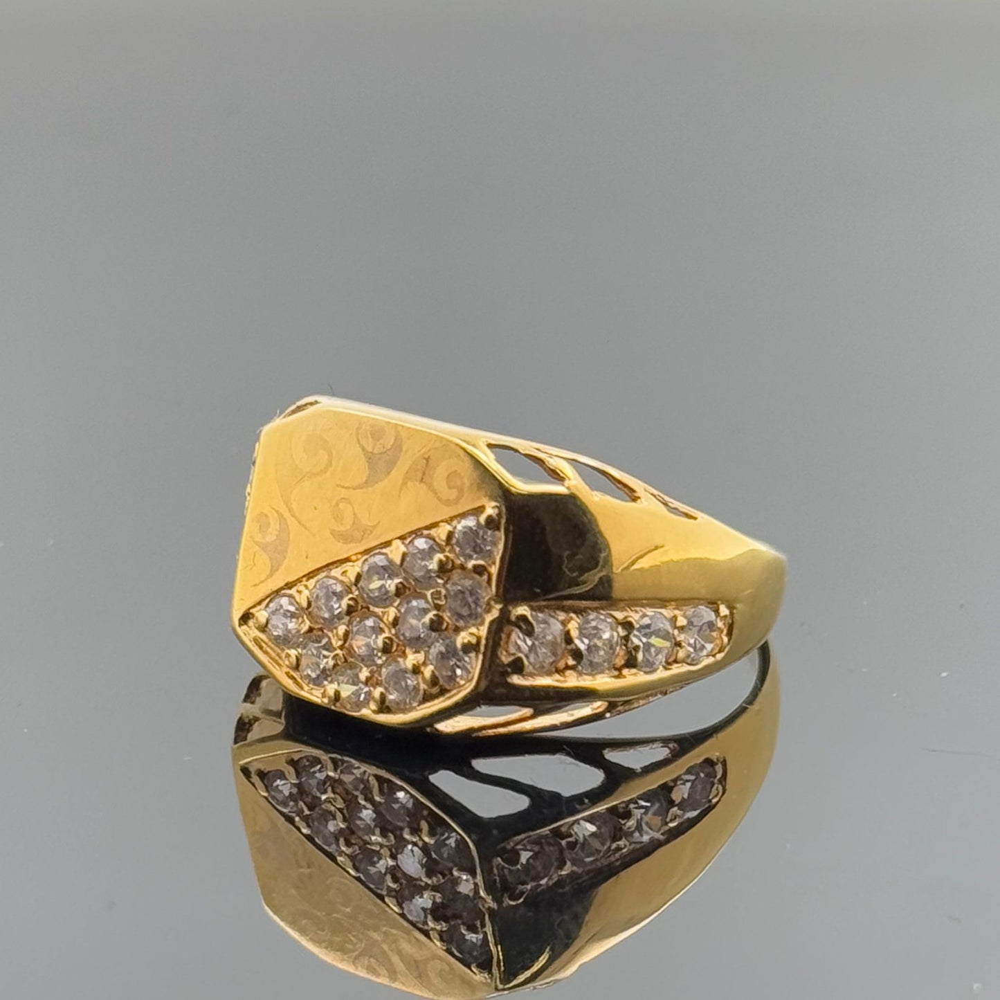 18k Elegant Men Geometric Ring gr1474