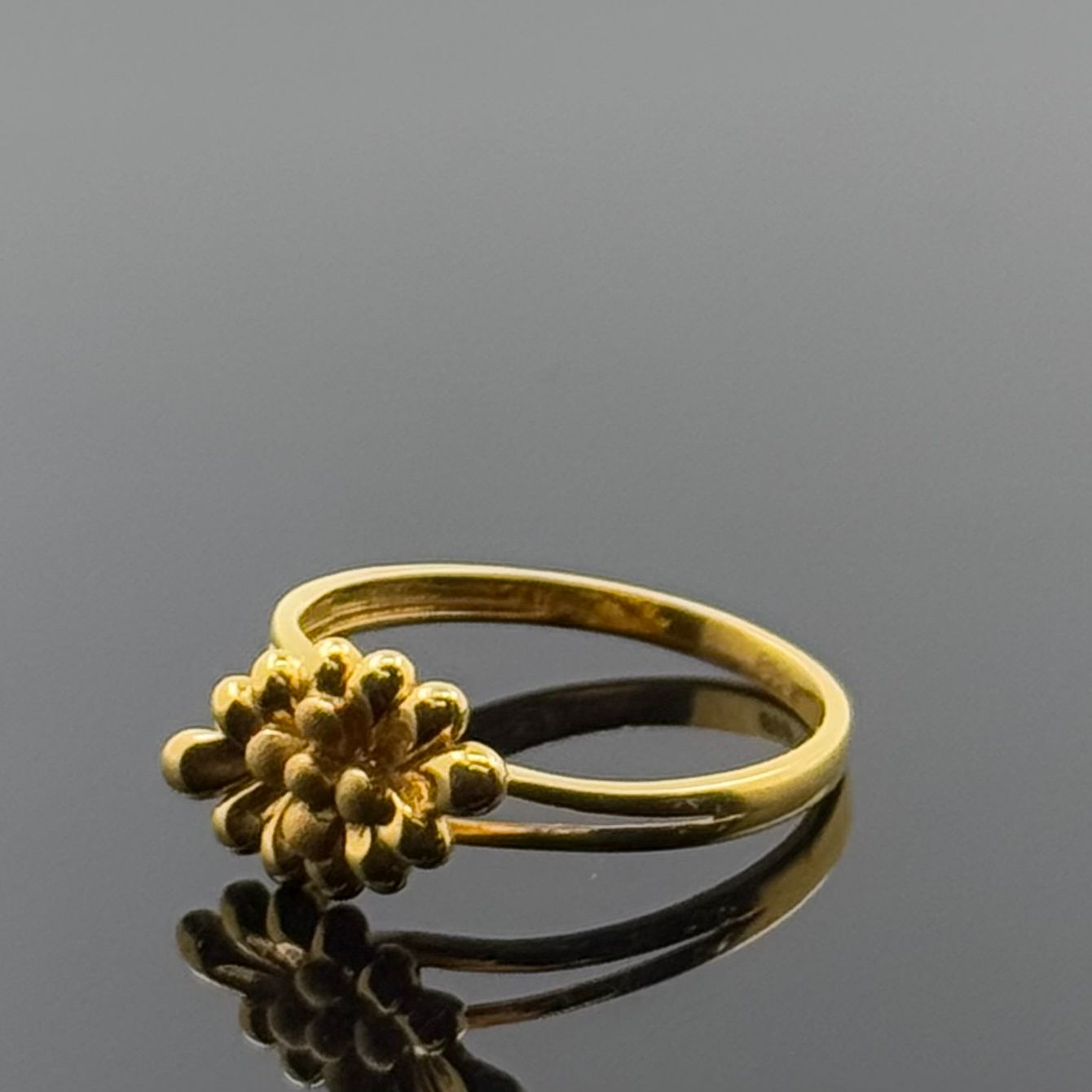 22k Solid Gold Ladies Simple Ring GR1543