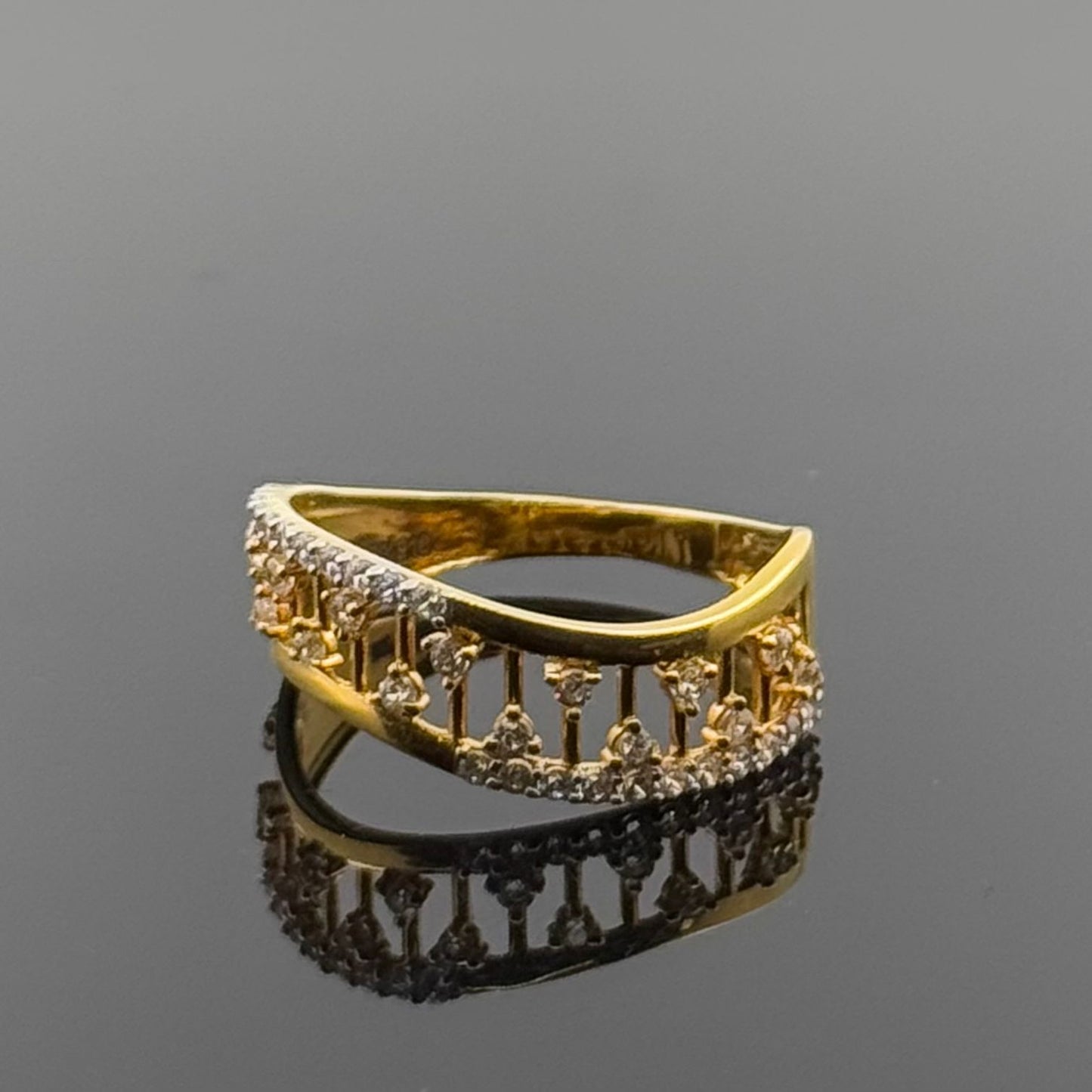 22k Solid Gold Ladies Simple Ring GR1557
