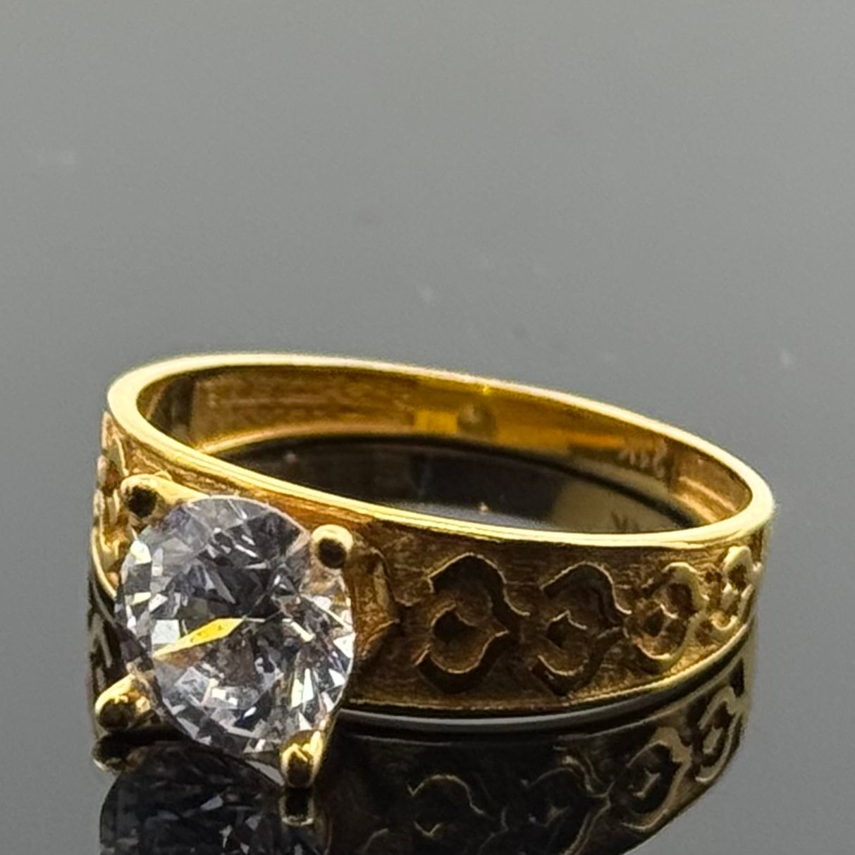 21k Solid Gold Ladies Simple Ring GR382