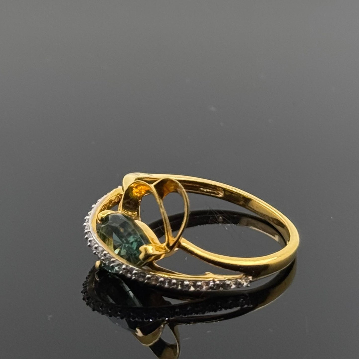 22k Solid Gold Ladies Simple Ring GR400