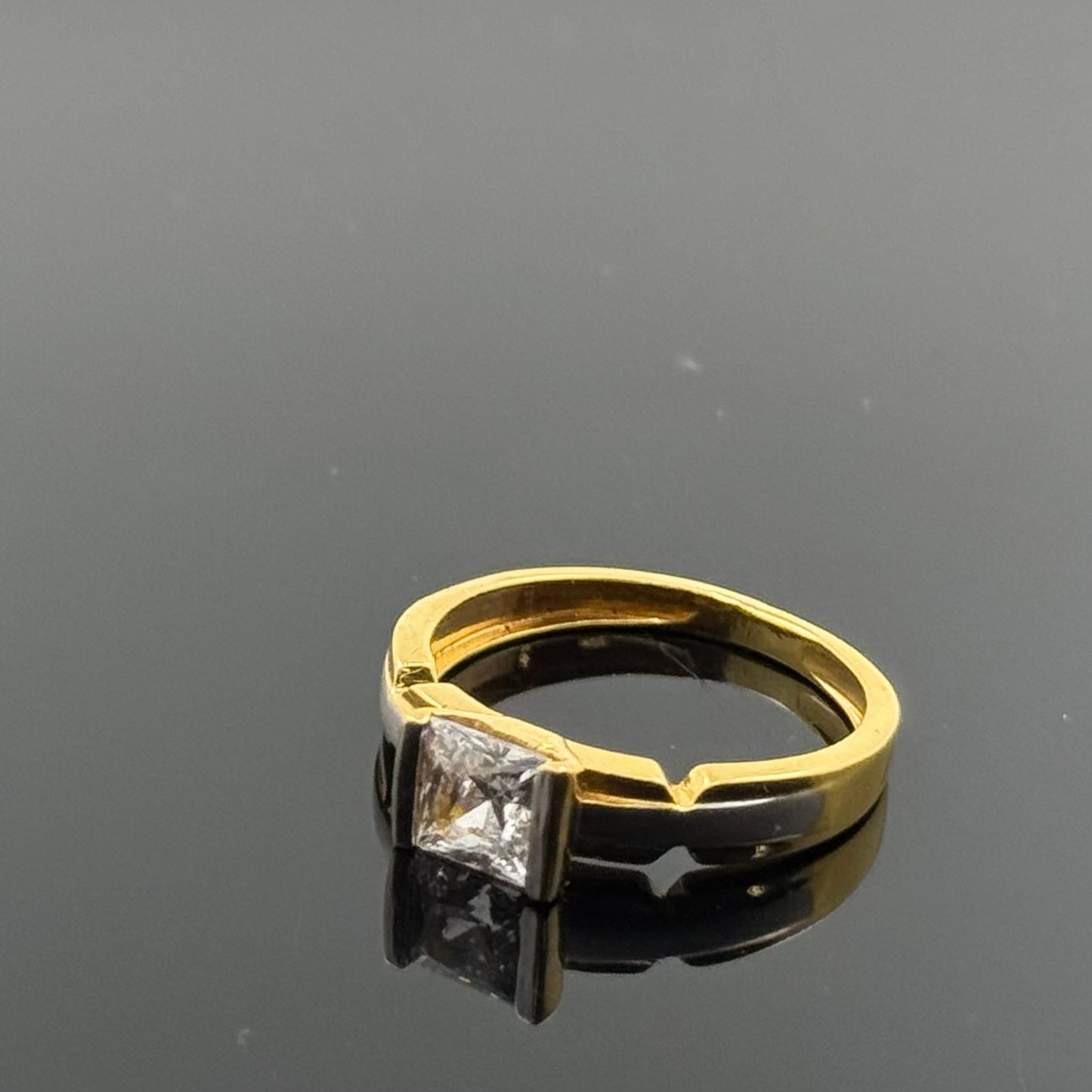22k Solid Gold Ladies Simple Ring GR404