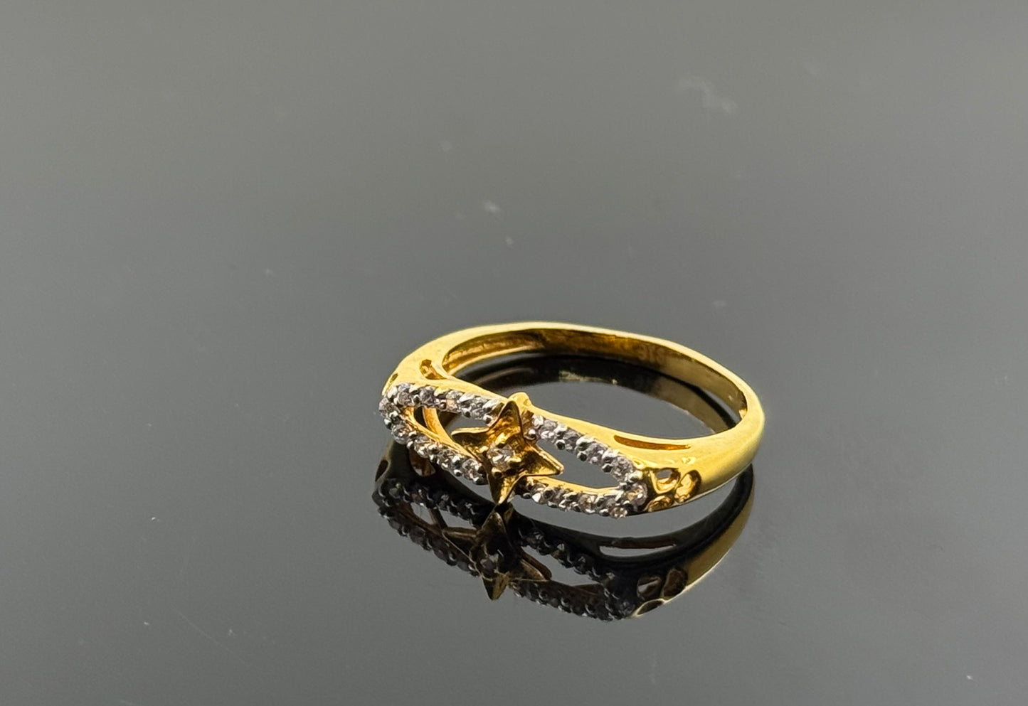 22k Solid Gold Ladies Simple Ring GR441