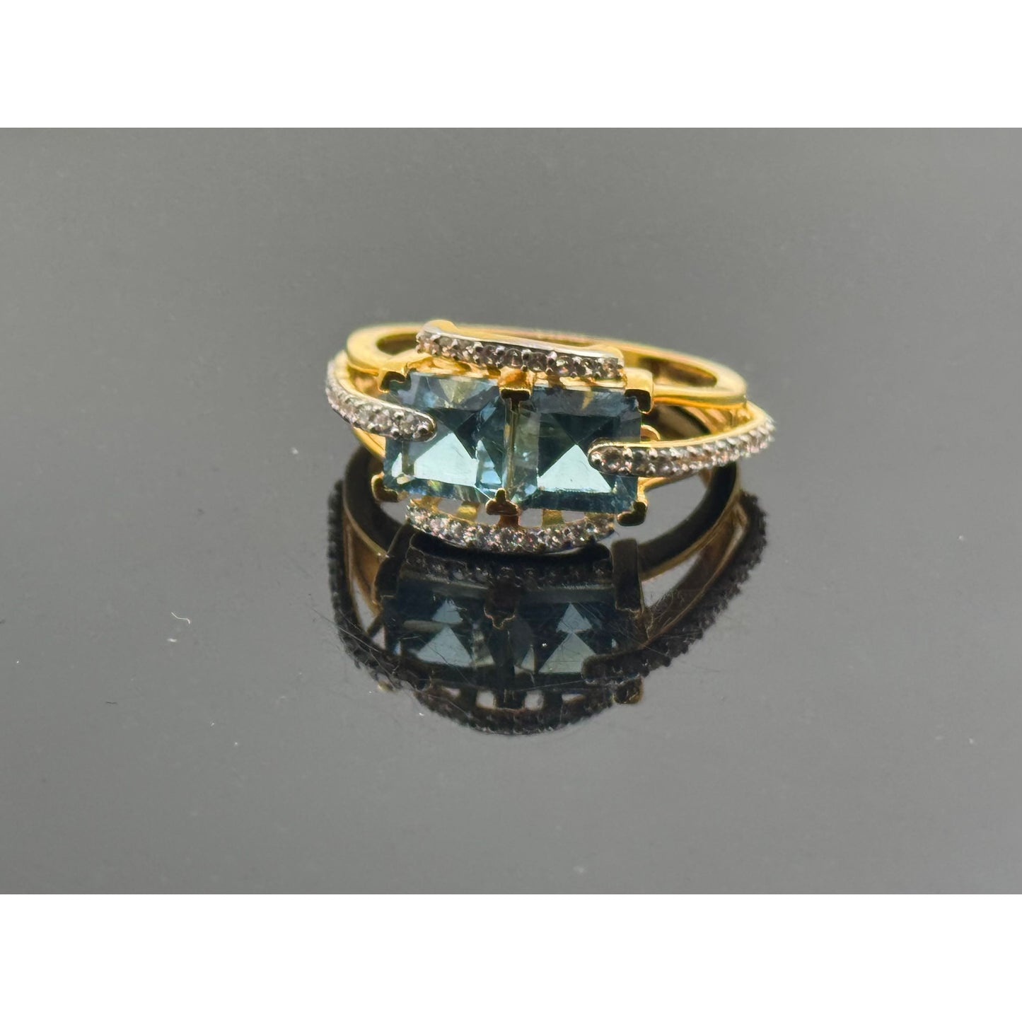 22k Solid Gold Ladies Simple Ring GR405