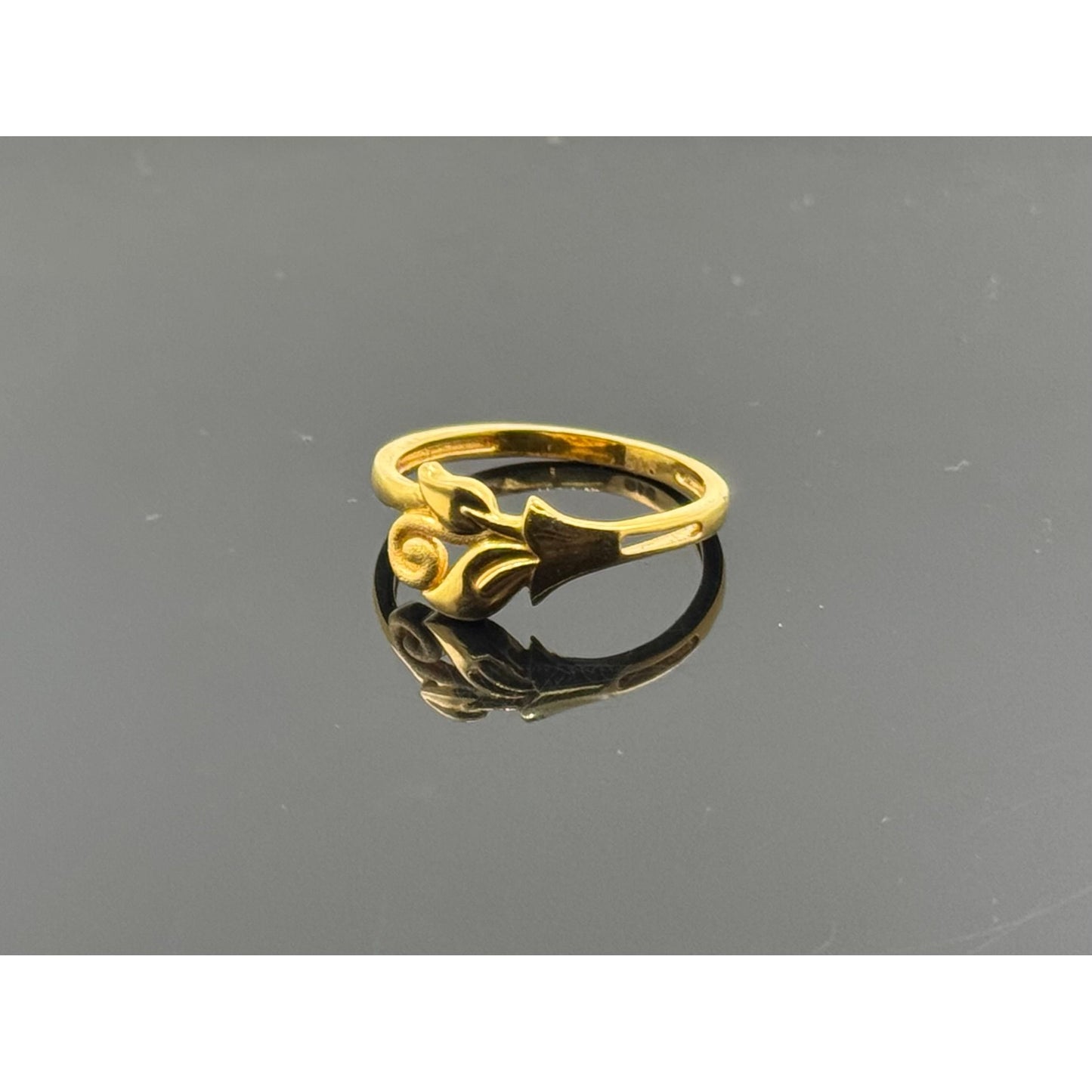 22k Solid Gold Ladies Simple Ring GR634
