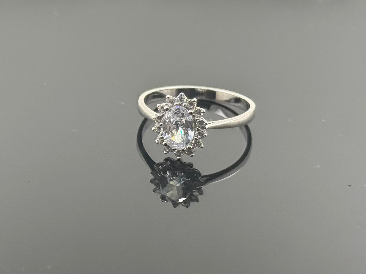 10k Solid Gold Ladies Simple Ring GR685