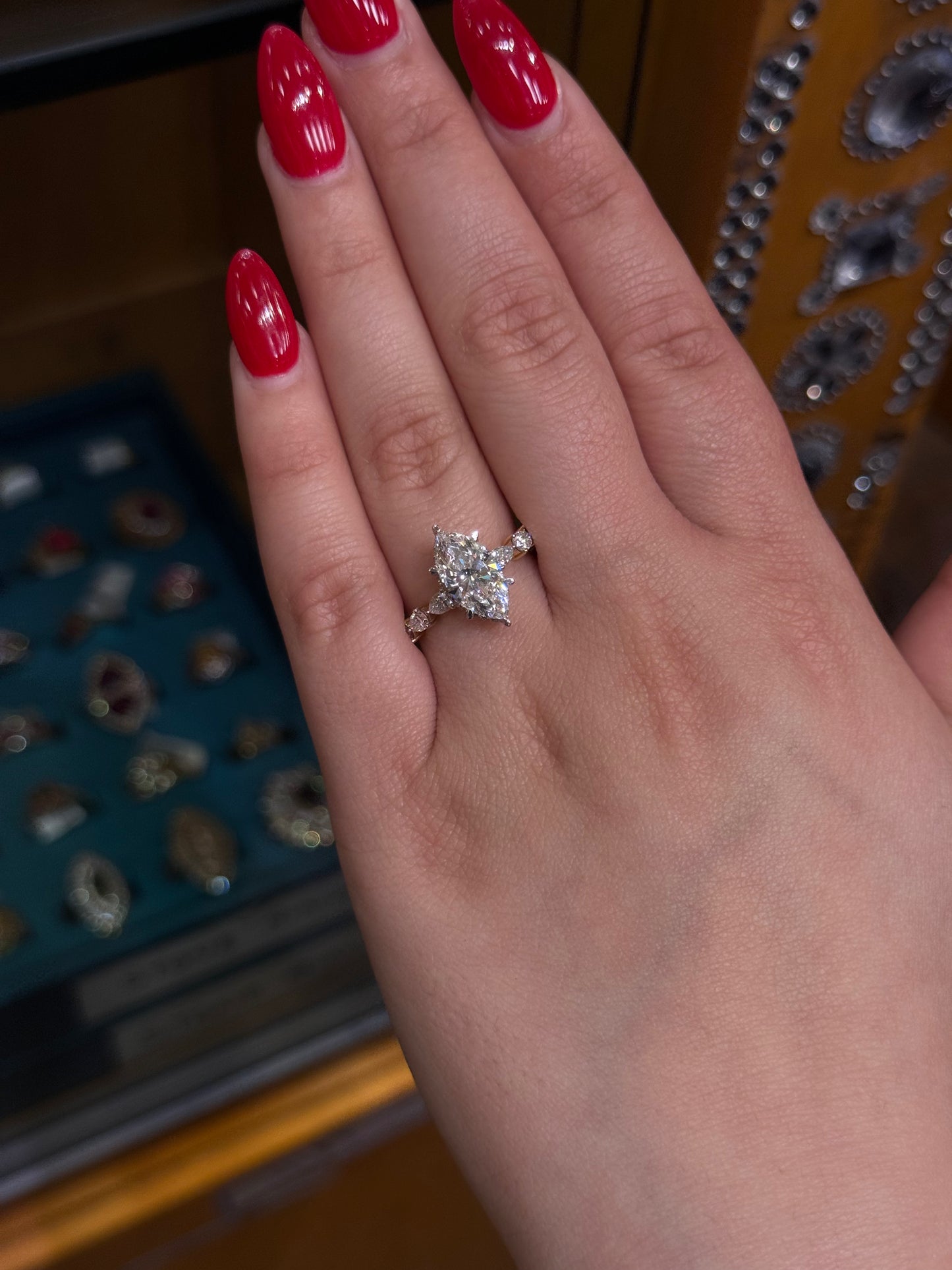 Elegant Cultured Diamond Ring LR31