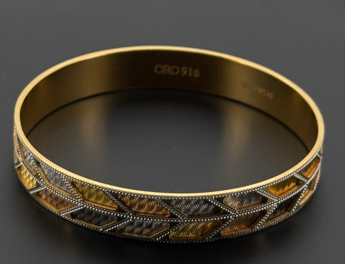 22k Solid Gold Equisite Two Tone Bangles BG3