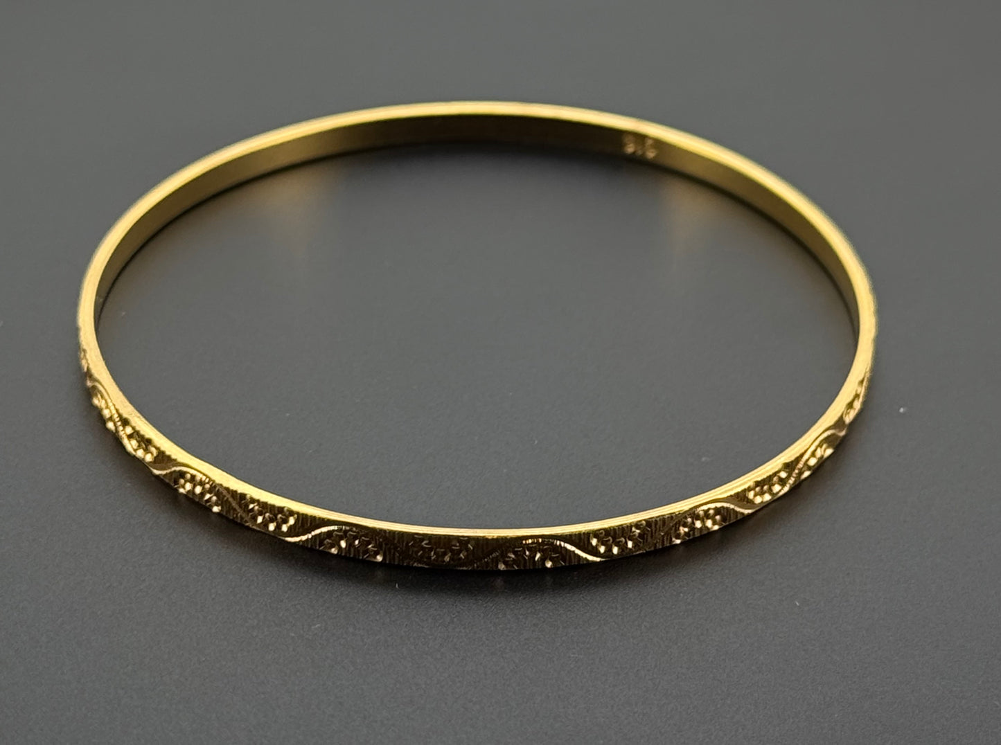 22k Solid Gold Diamond Cutting Bangles BG56