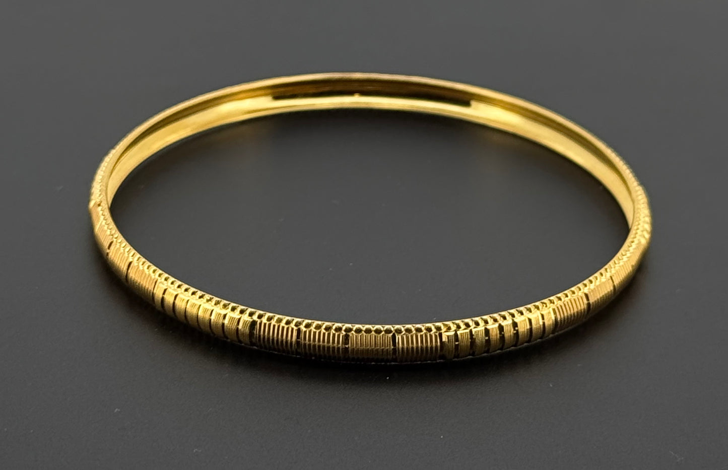 22k Solid Gold Equisite Bangles BG66