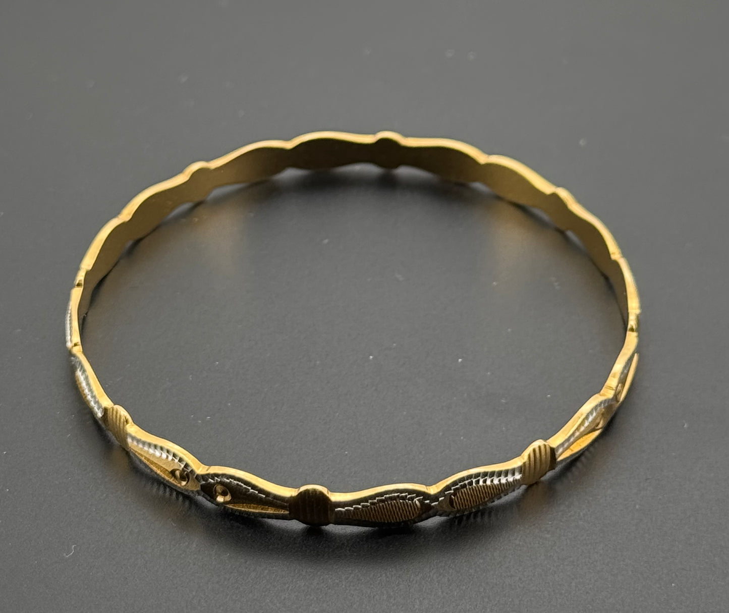 22k Solid Gold Equisite Two Tone Bangles BG117