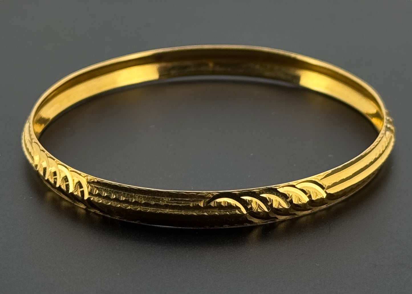 22k Solid Gold Equisite Bangles BG128