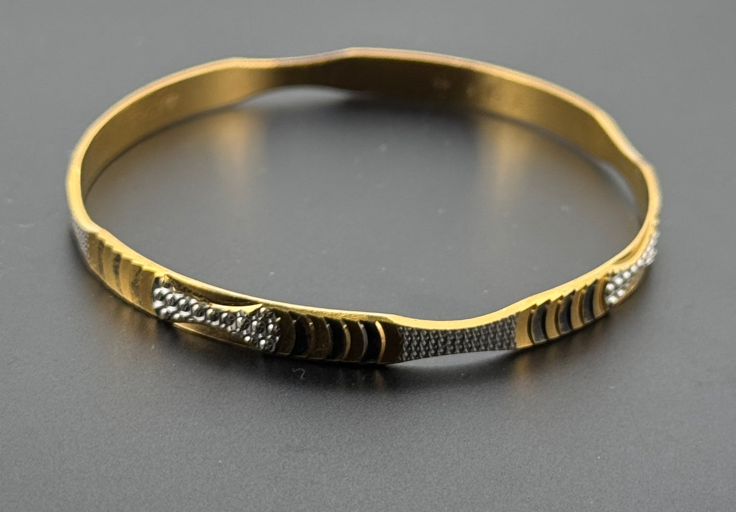 22k Solid Gold Equisite Two Tone Bangles BG131