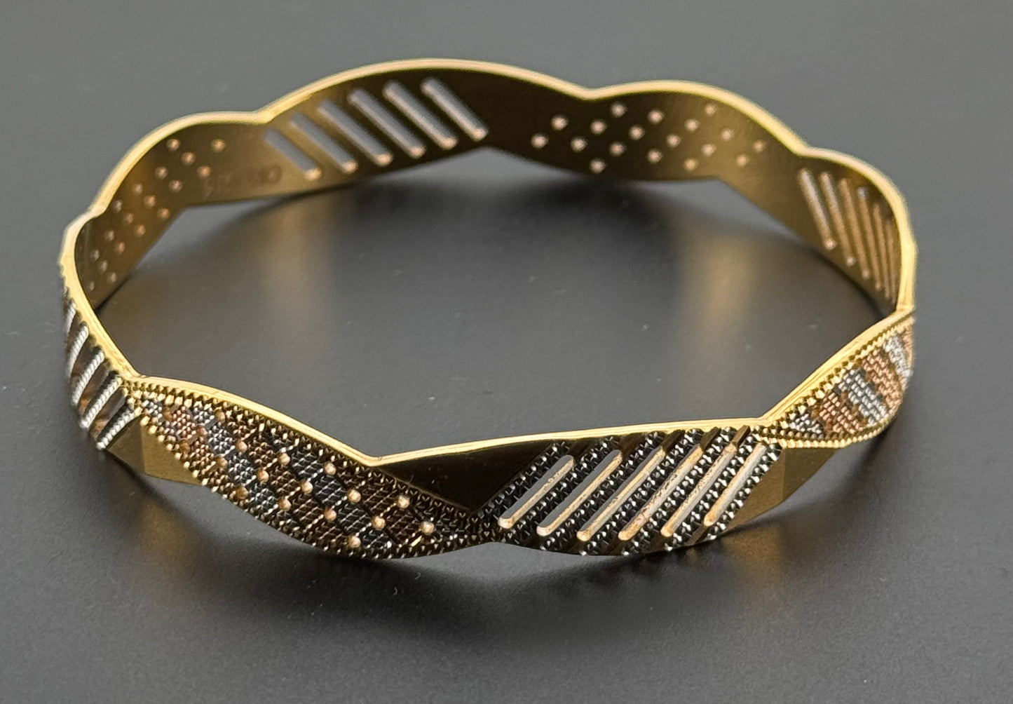 22k Solid Gold Equisite Two Tone Bangles BG134