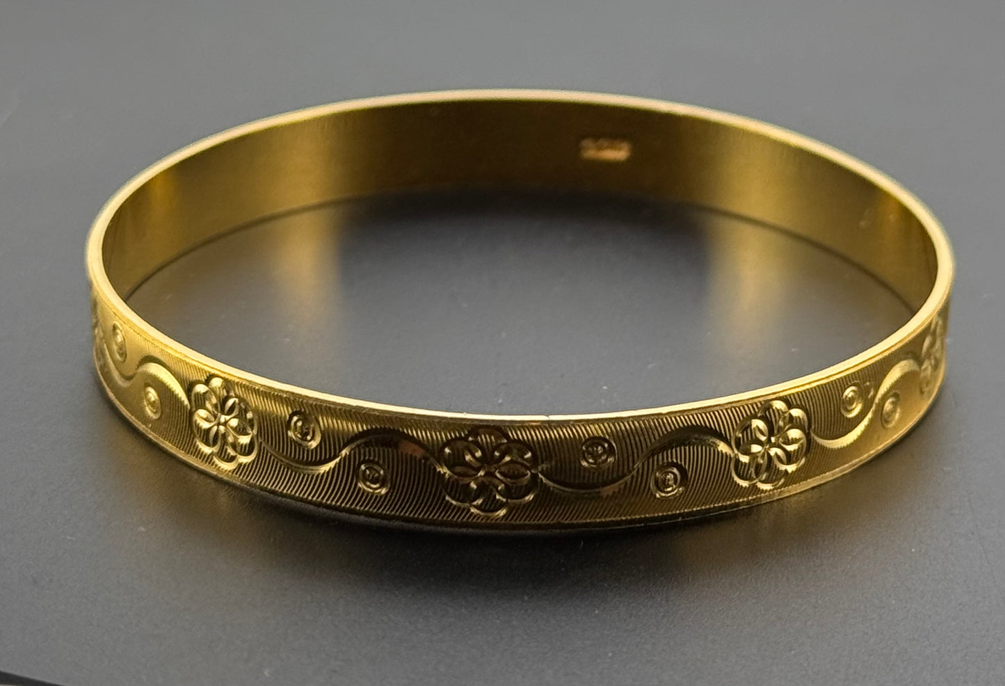 22k Solid Gold Equisite Bangles BG140