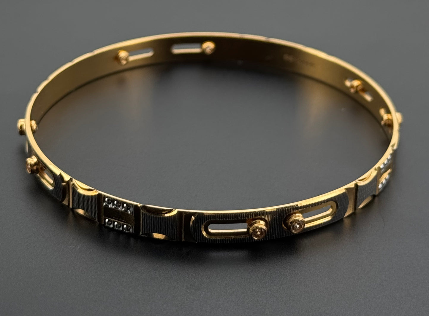 22k Solid Gold Equisite Two Tone Bangles BG164