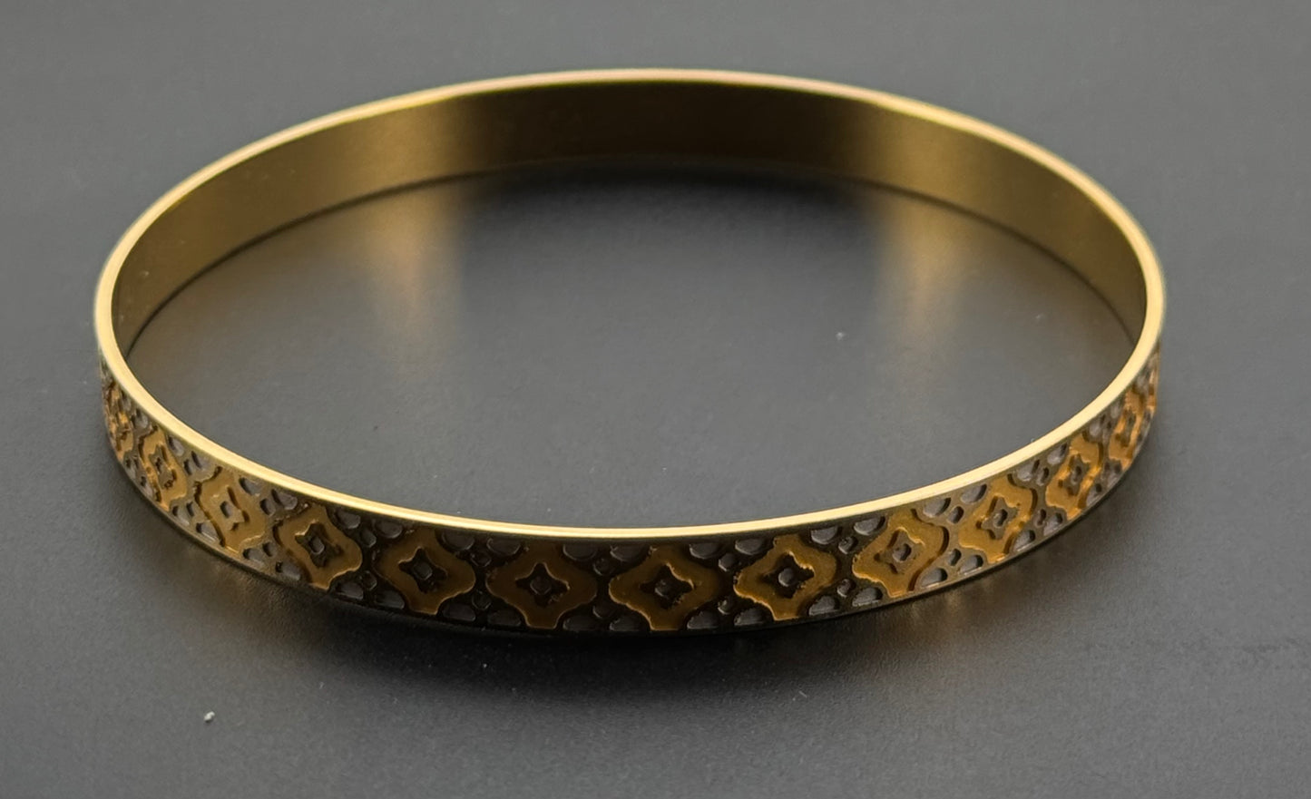 22k Solid Gold Equisite Two Tone Bangles BG169