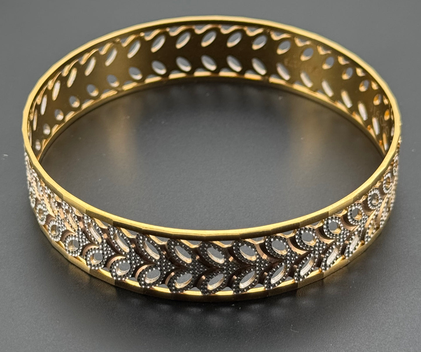 22k Solid Gold Equisite Two Tone Bangles BG196
