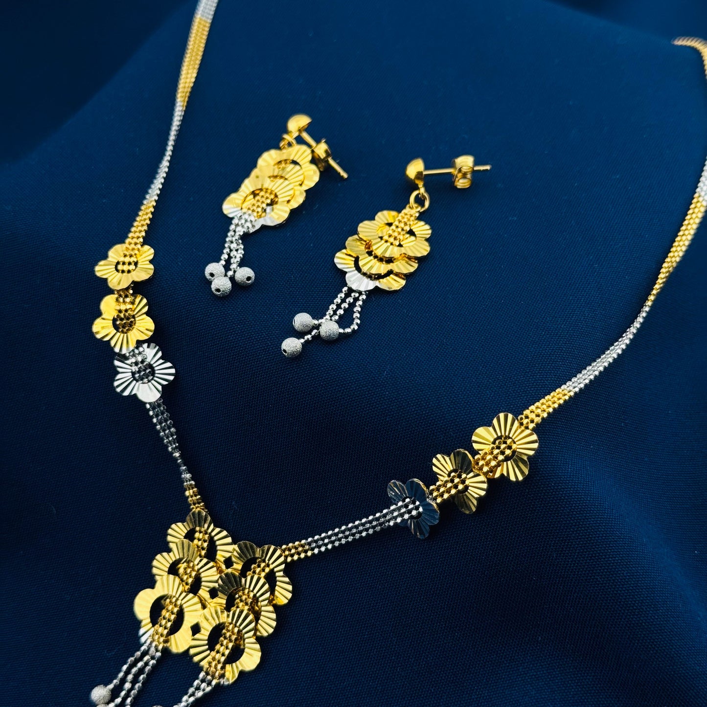 22k Solid Gold Ladies Set LS131