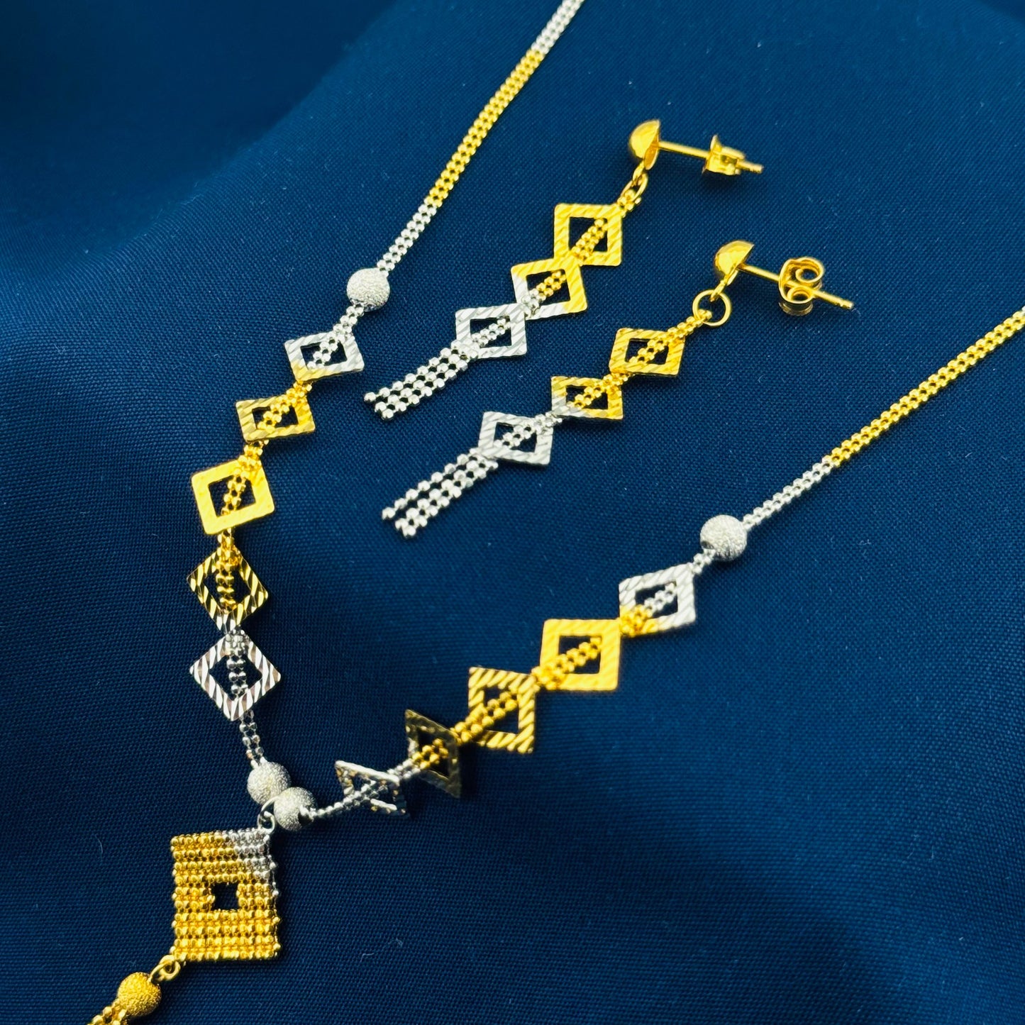 22k Solid Gold Ladies Set LS132