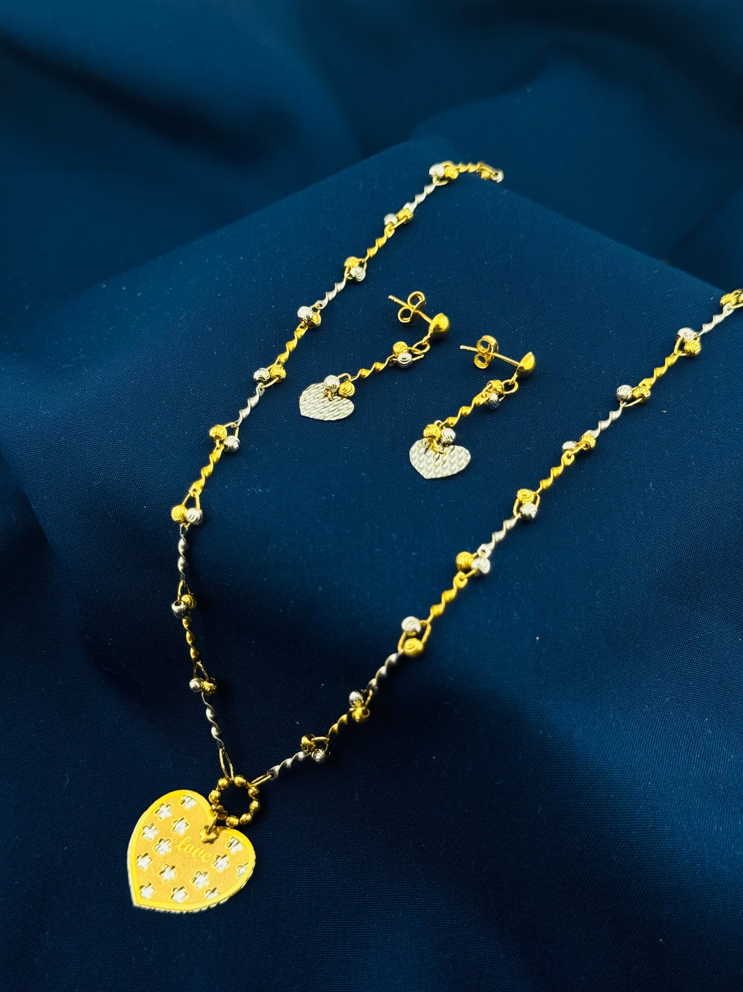 22k Solid Gold Ladies Set LS147