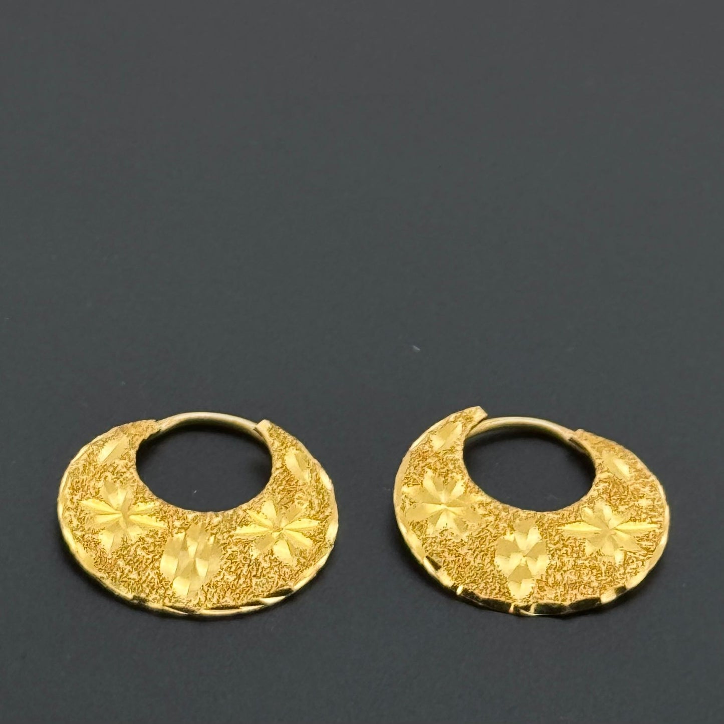 22K Classic Diamond Cut Hoop Earrings ME12