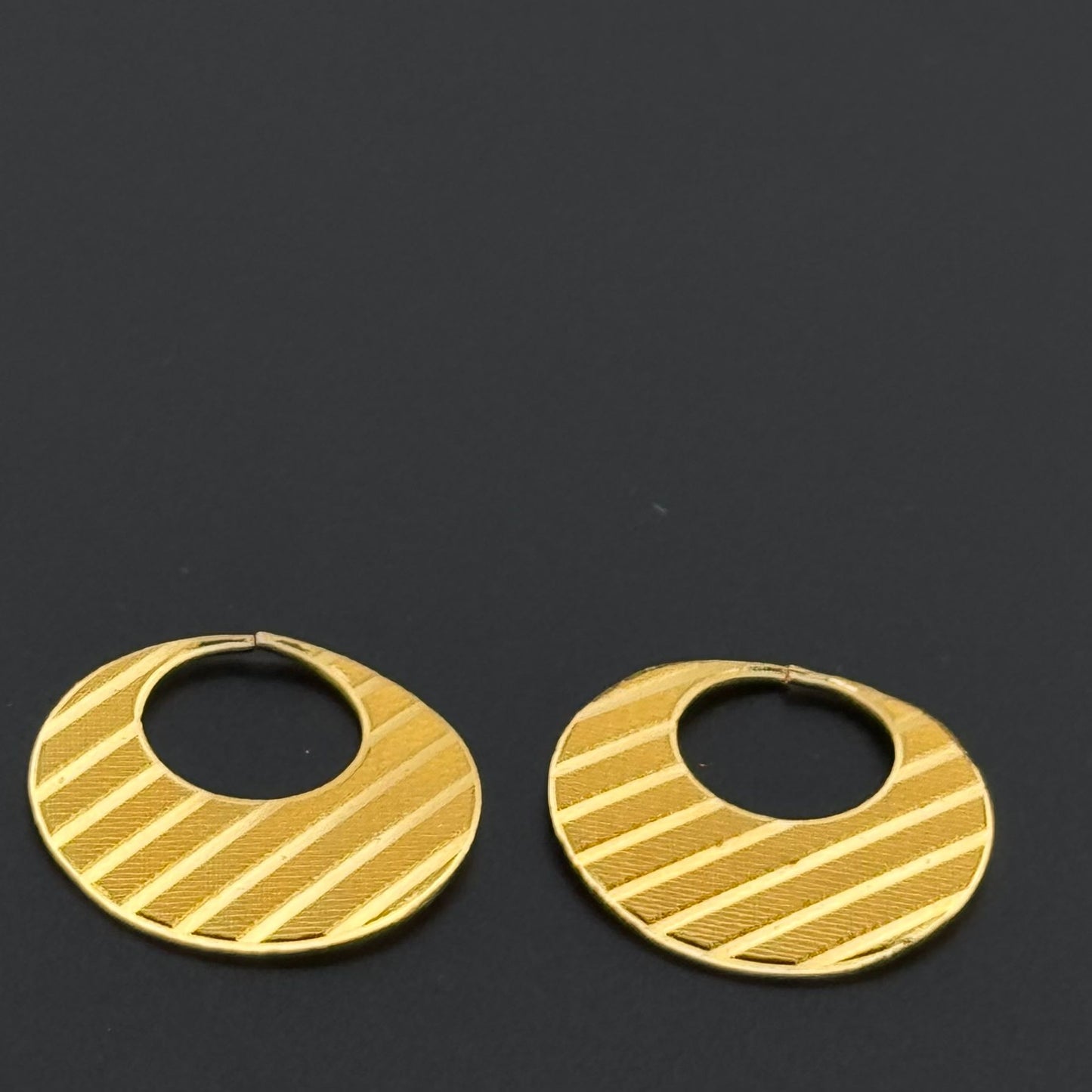 22K Classic Diamond Cut Hoop Earrings ME13