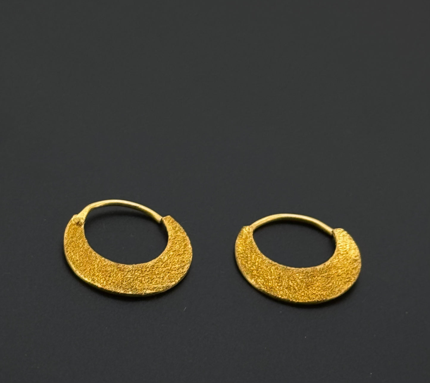 22K Classic Diamond Cut Hoop Earrings ME29