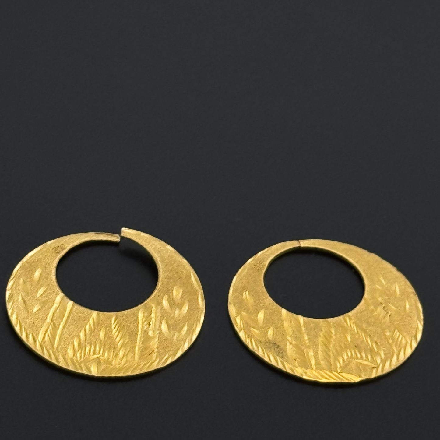 22K Classic Diamond Cut Hoop Earrings ME5