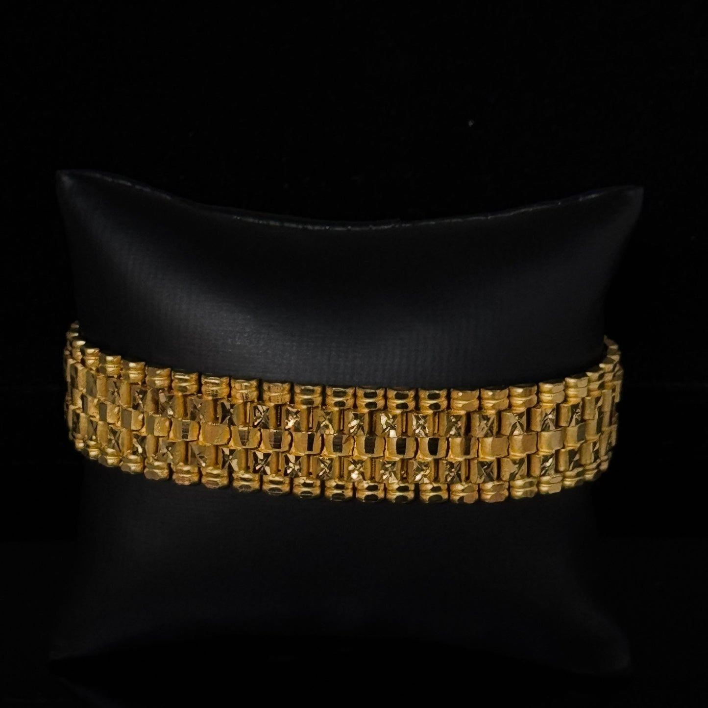 22K Elegant Men Bracelet MMB1