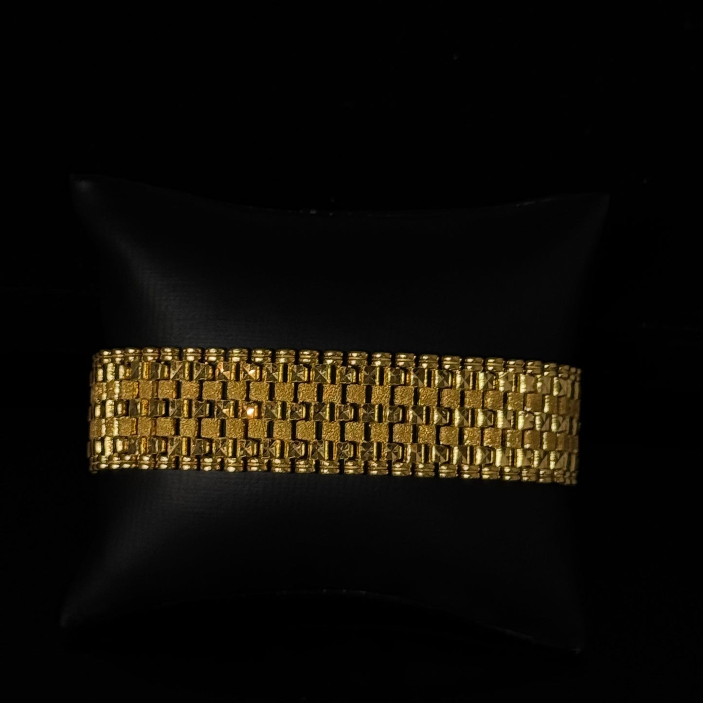 22K Elegant Men Bracelet MMB11