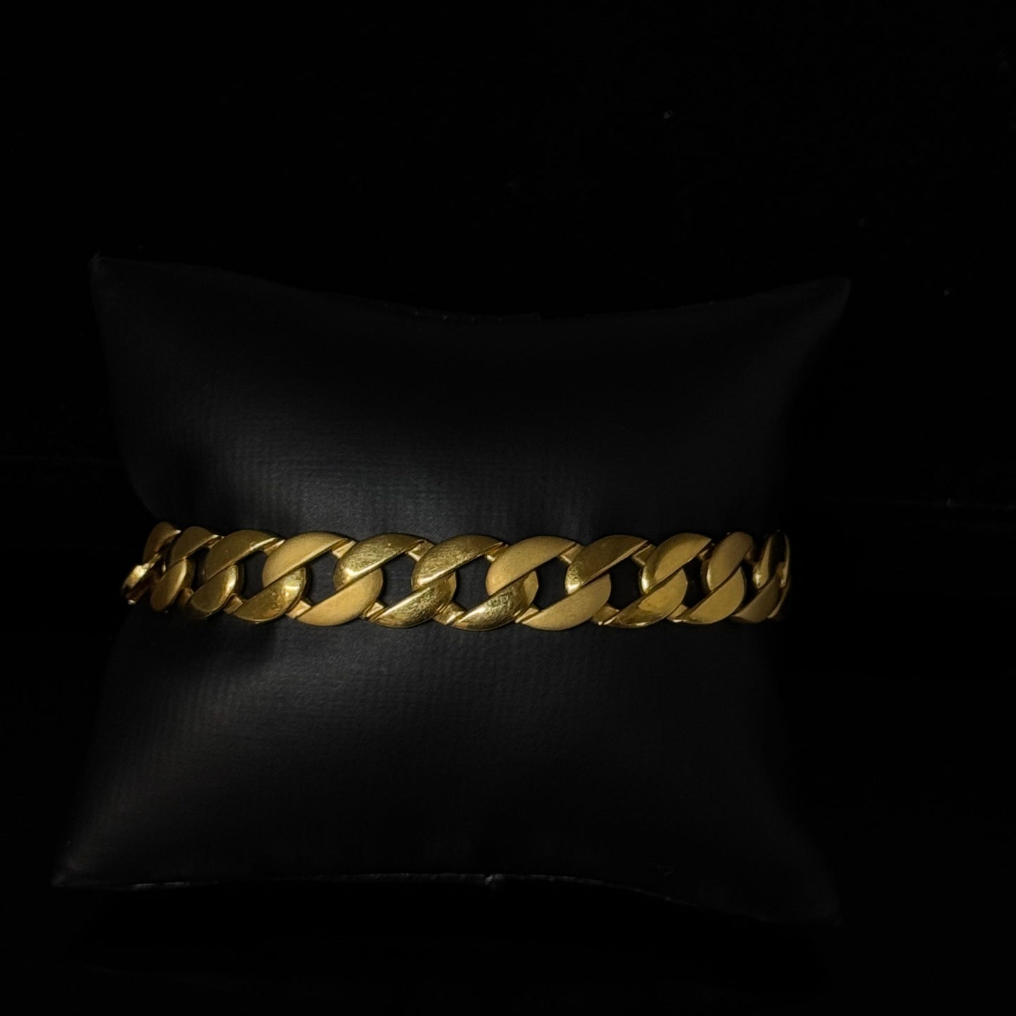 22K Elegant Men Curb Bracelet MMB21