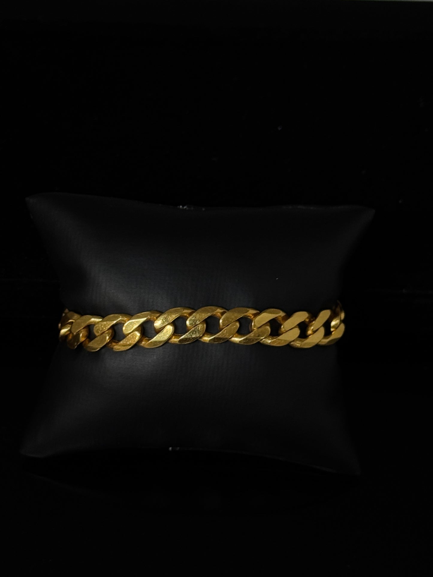 22K Elegant Men Curb Bracelet MMB22