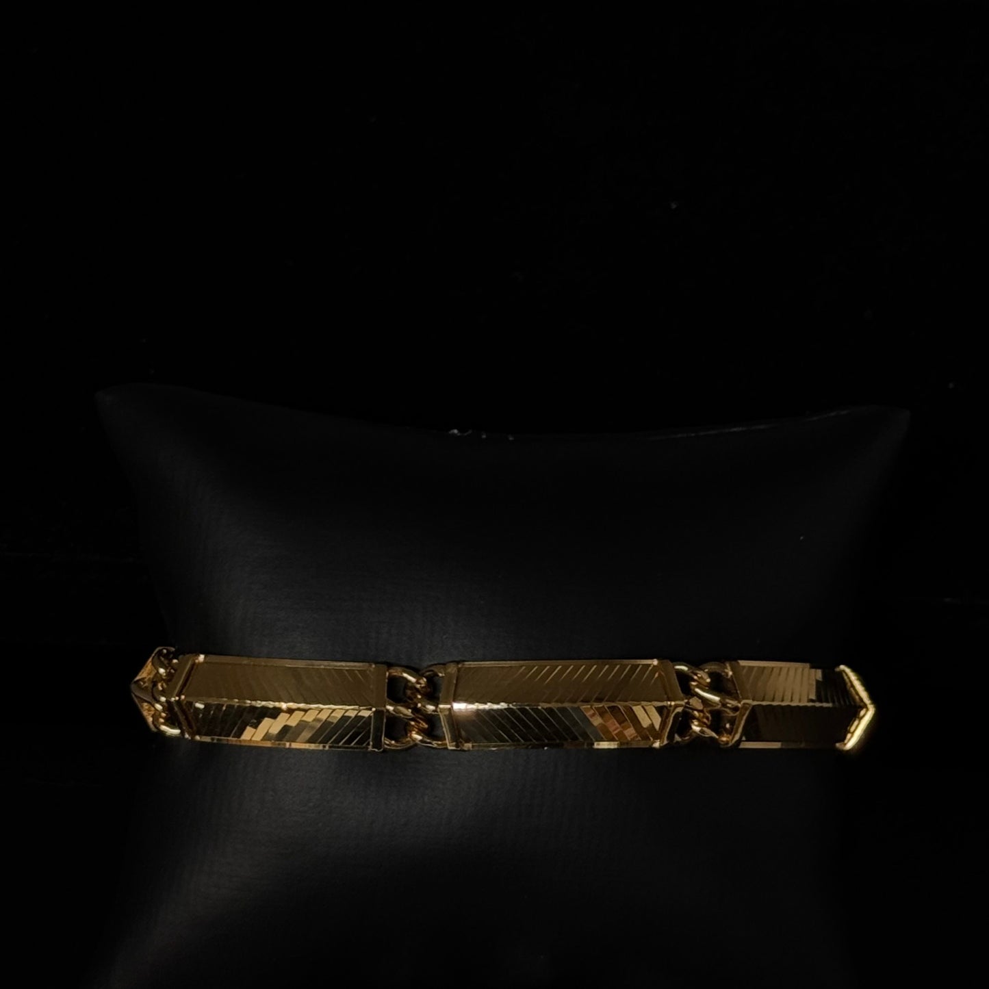 22K Elegant Men Bracelet MMB37