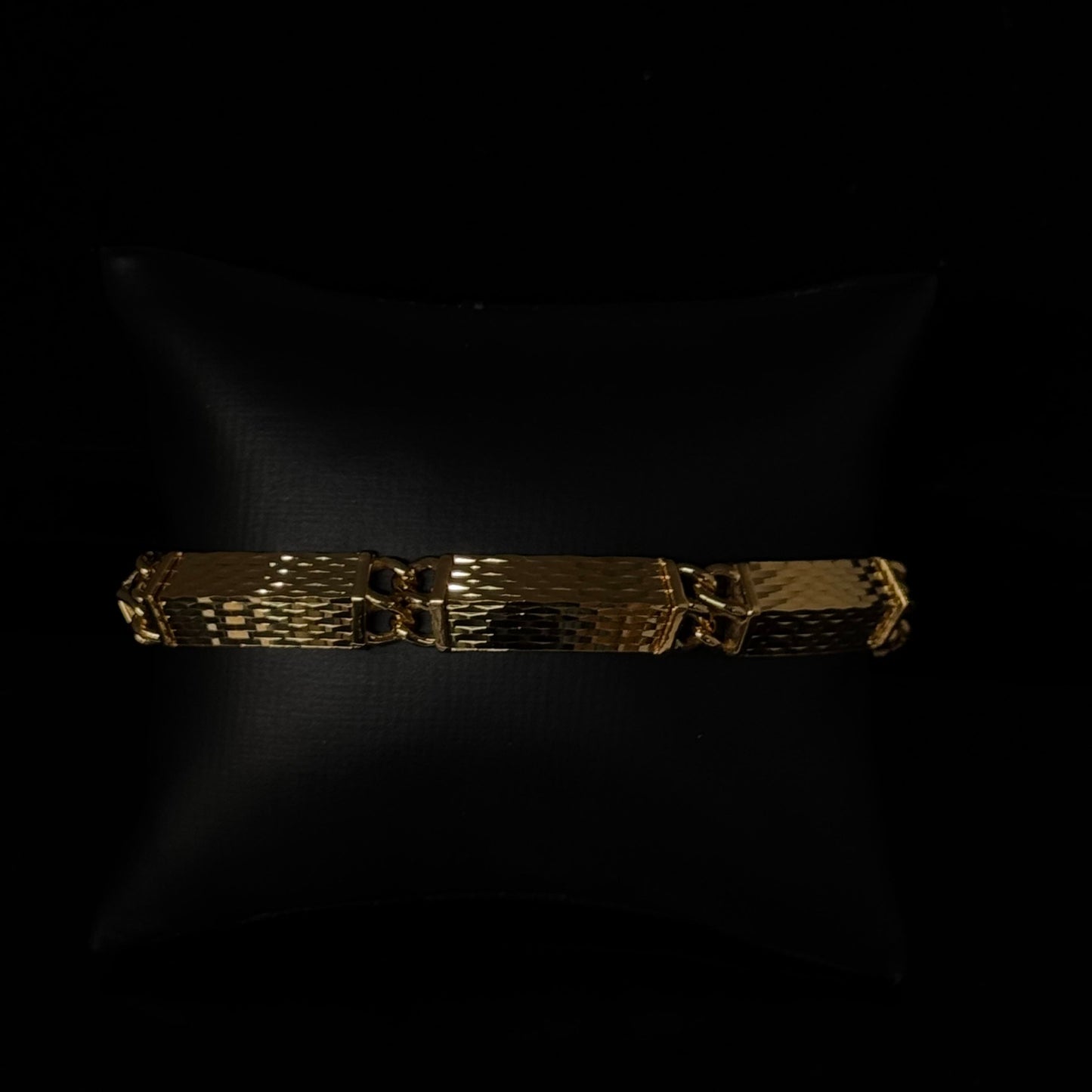 22K Elegant Men Bracelet MMB38