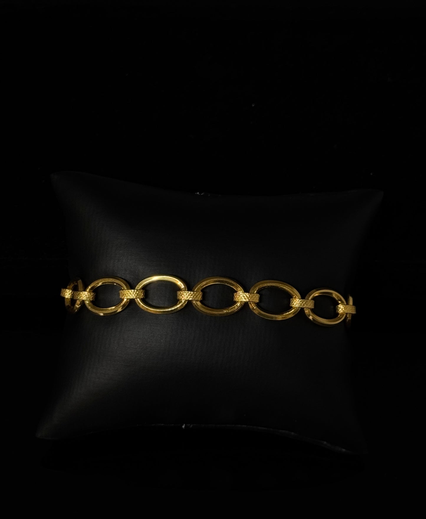 22K Elegant Men Bracelet MMB39