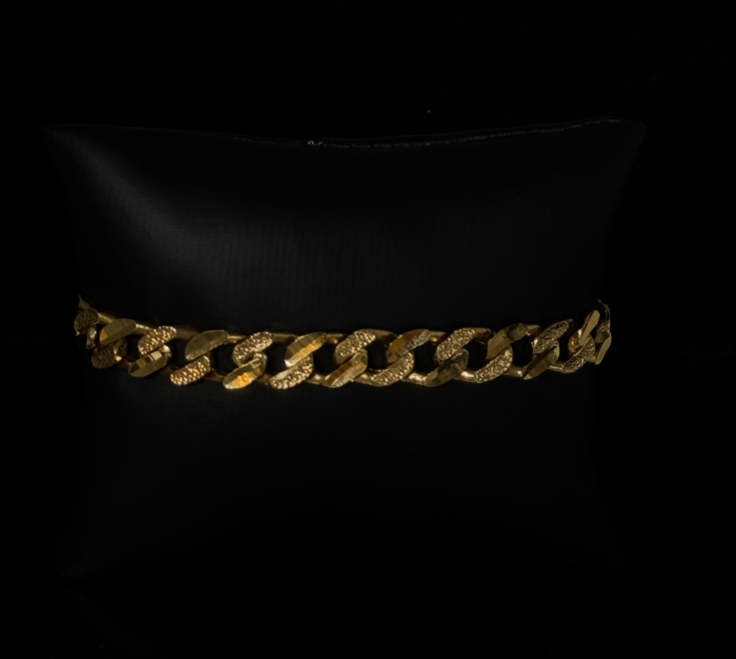 22K Elegant Men Curb Bracelet MMB50