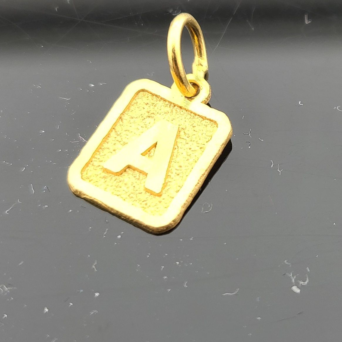 22K Solid Gold Letter Pendant P1633