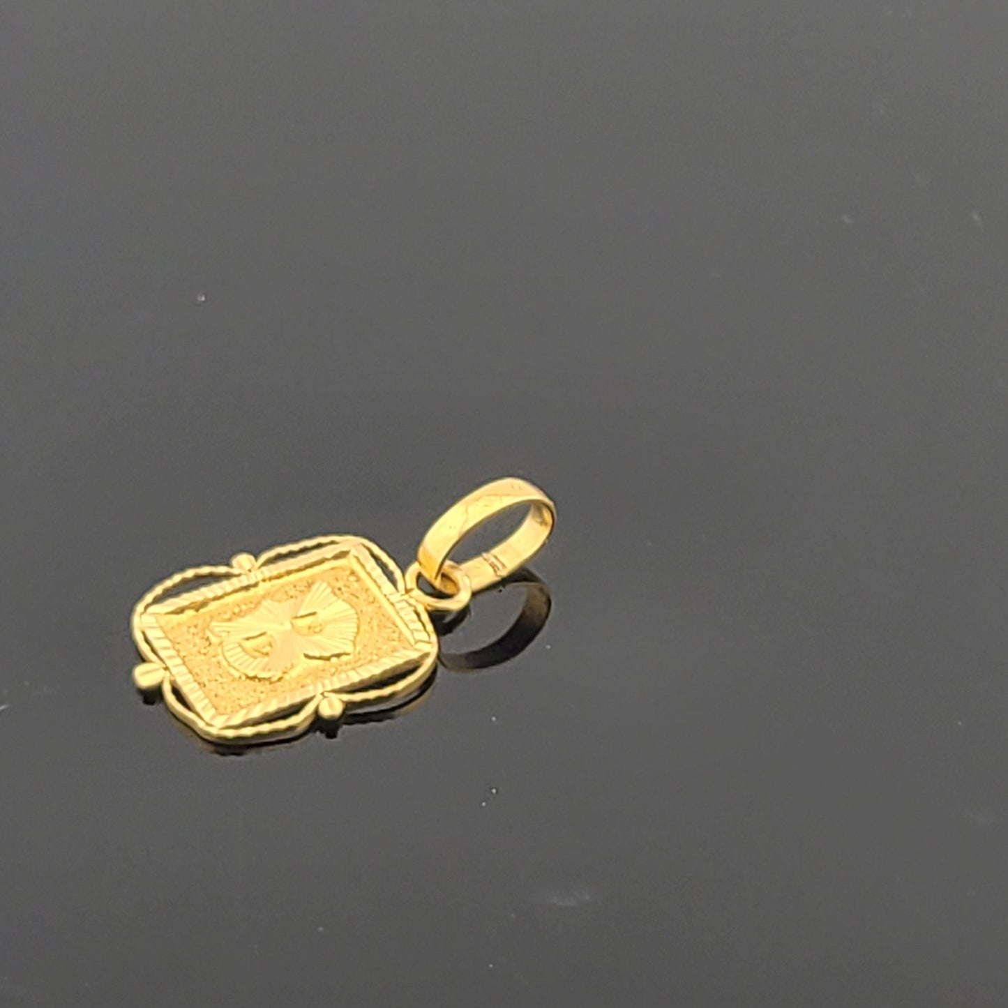 22K Solid Gold Letter Pendant P1644