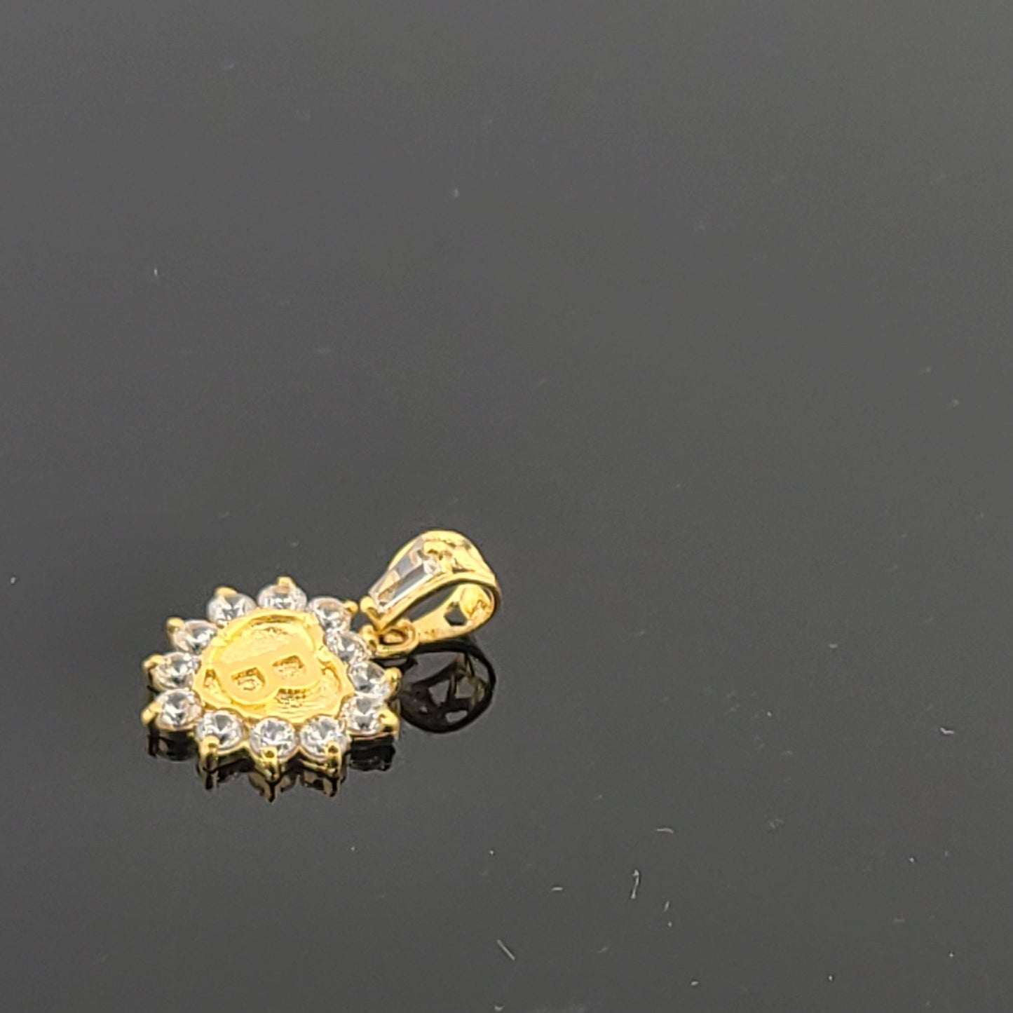 22K Solid Gold Letter Pendant P1646