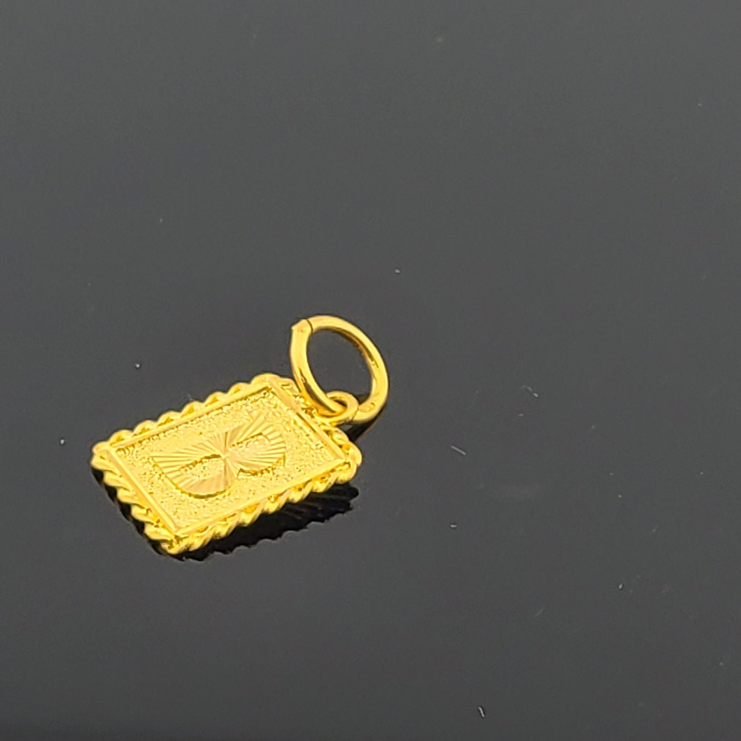 22K Solid Gold Letter Pendant P1647